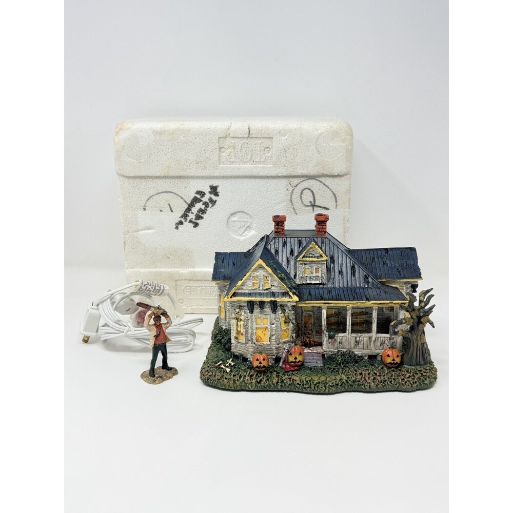 Hawthorne Village Texas Chainsaw Massacre Hewitt House Horror Village With Box